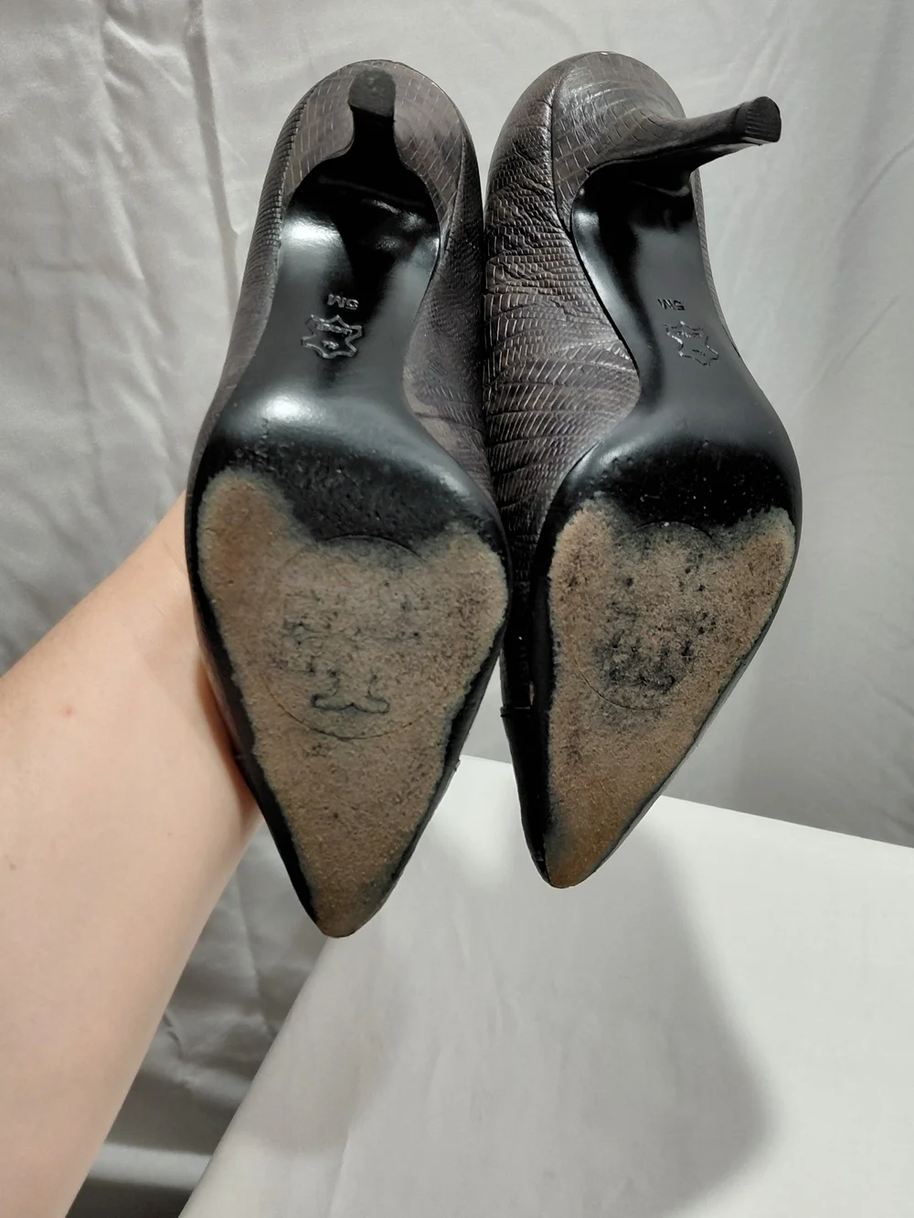 Tory Burch Gray Lyla Reptile Print Pump Black Cap Size 5M